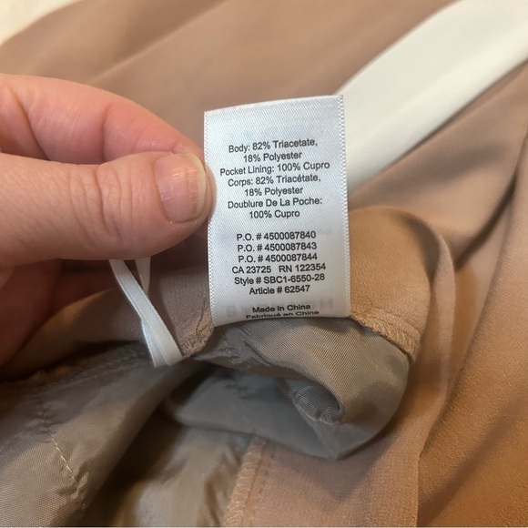 Aritzia Babaton | Lightweight Conan Pant | Nutmeg with white stripe | Size 6 - Picture 5 of 13